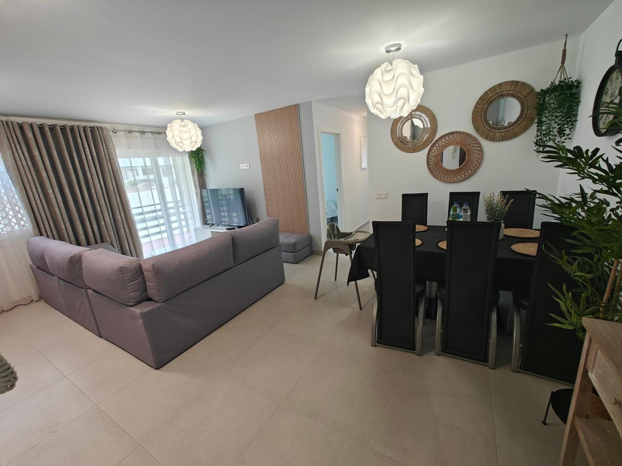 Sun Apartment - 3 Bedrooms, Priv Parking, Pool, Ac, Tv Channels, Fibre Net Лос Кристианос Экстерьер фото
