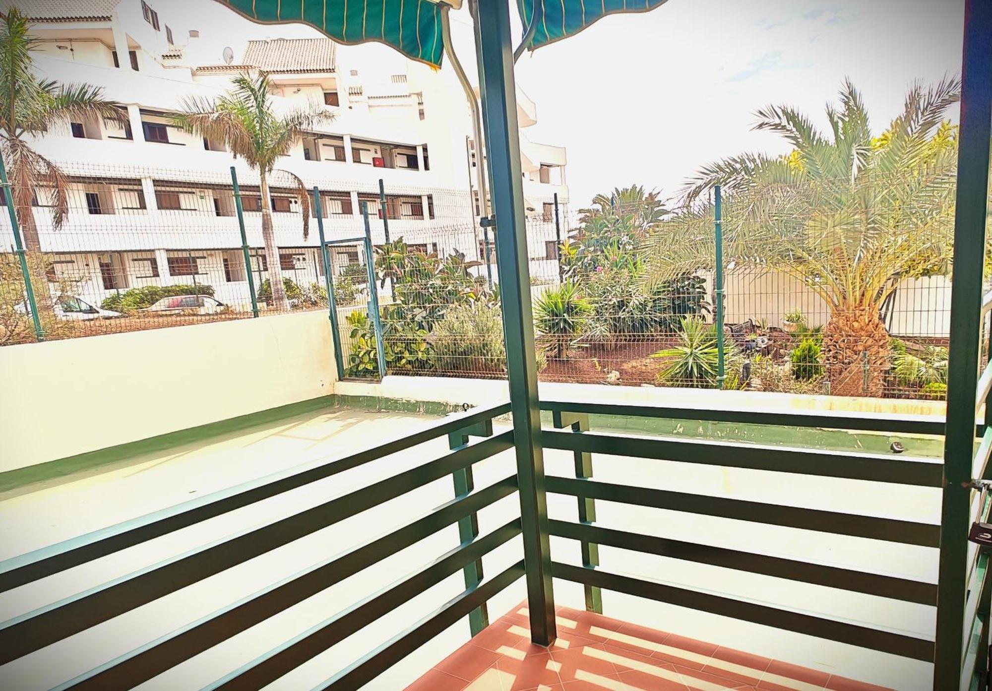 Sun Apartment - 3 Bedrooms, Priv Parking, Pool, Ac, Tv Channels, Fibre Net Лос Кристианос Экстерьер фото