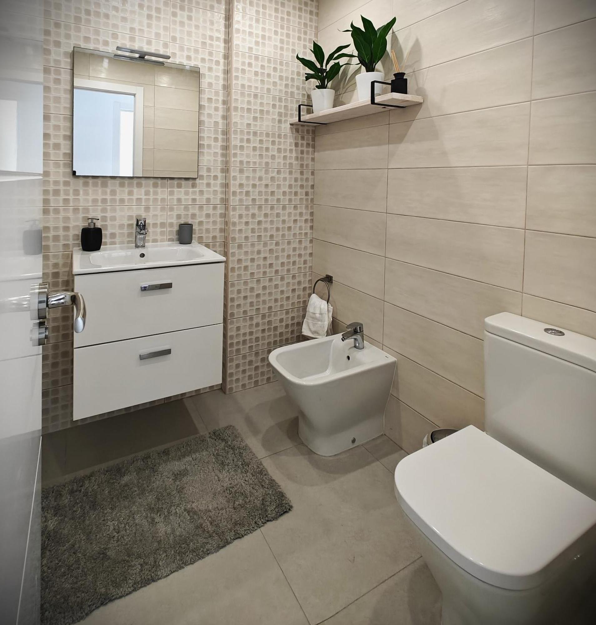 Sun Apartment - 3 Bedrooms, Priv Parking, Pool, Ac, Tv Channels, Fibre Net Лос Кристианос Экстерьер фото