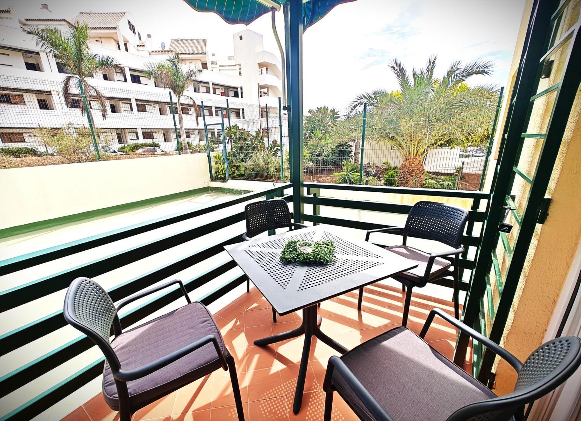 Sun Apartment - 3 Bedrooms, Priv Parking, Pool, Ac, Tv Channels, Fibre Net Лос Кристианос Экстерьер фото
